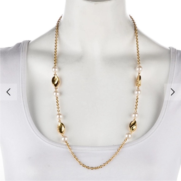 Givenchy Jewelry - Givenchy Gold and Pearl Vintage Necklace BEAUTIFUL